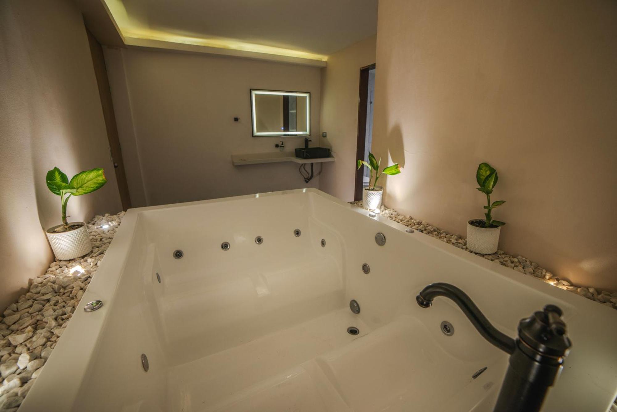 Hotel Bali At Poblado 麦德林 外观 照片