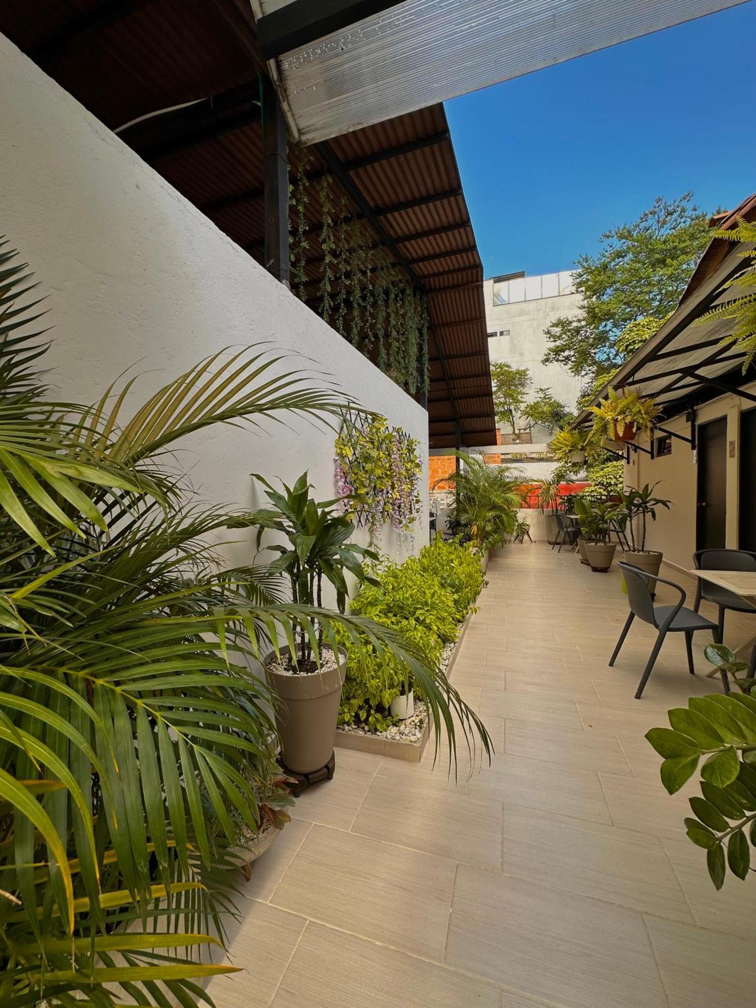 Hotel Bali At Poblado 麦德林 外观 照片